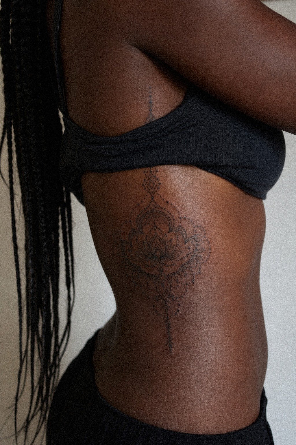 Choose Aesthetic Dotwork Mehendi Details
