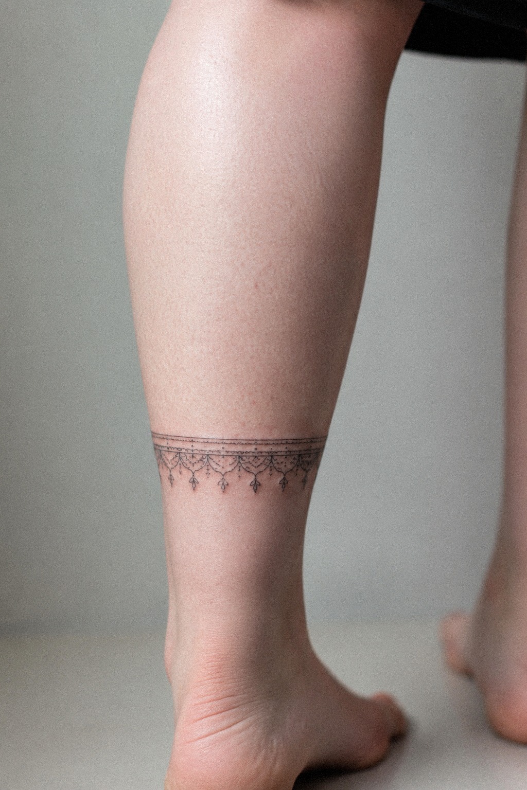Finish With Clean Bracelet Mehendi Lines