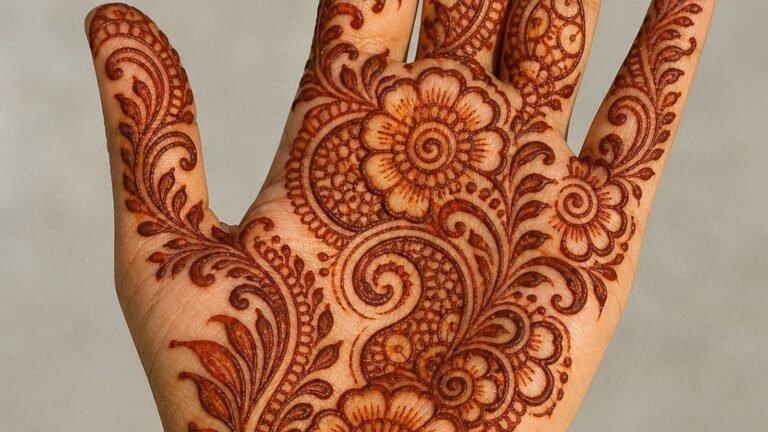 14 Arabic Mehndi Designs Modern Enough to Stay Crisp