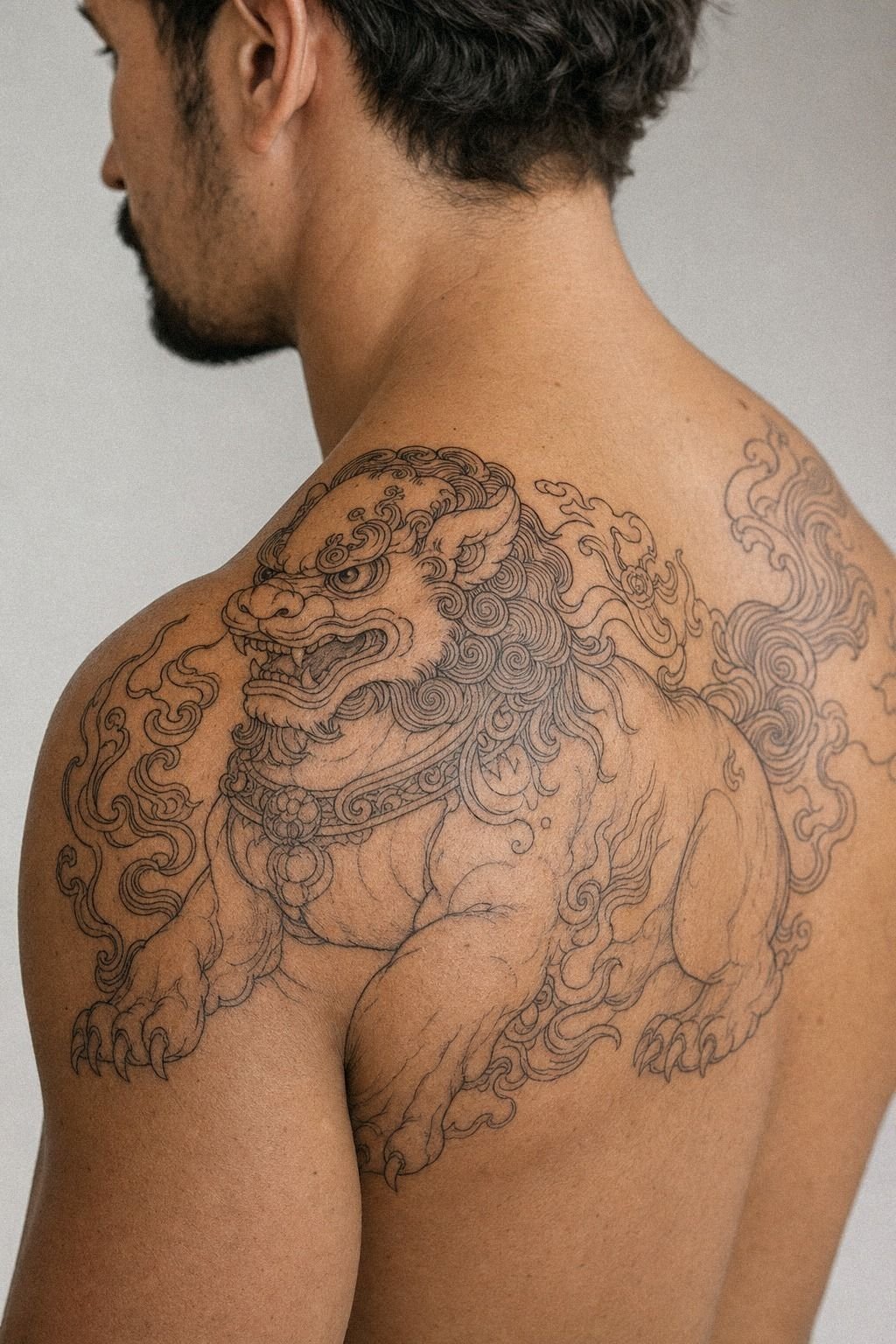 Why Does a Shoulder Guardian Lion Work So Well?