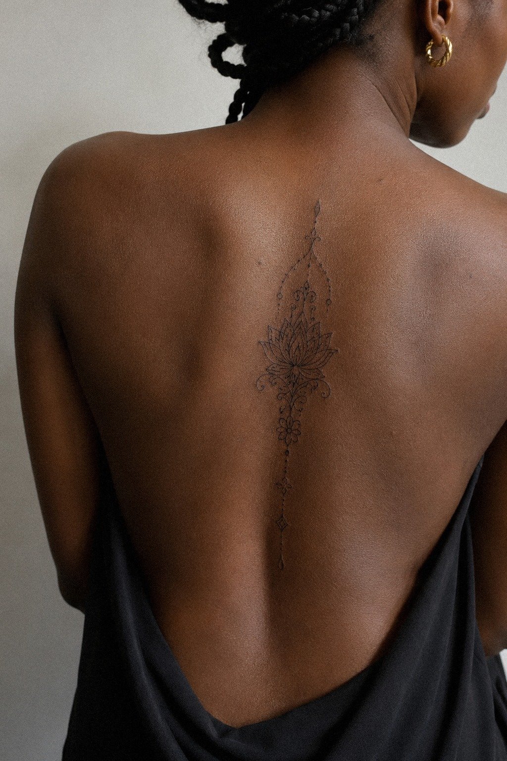 Minimal Back Hand Mehendi Design