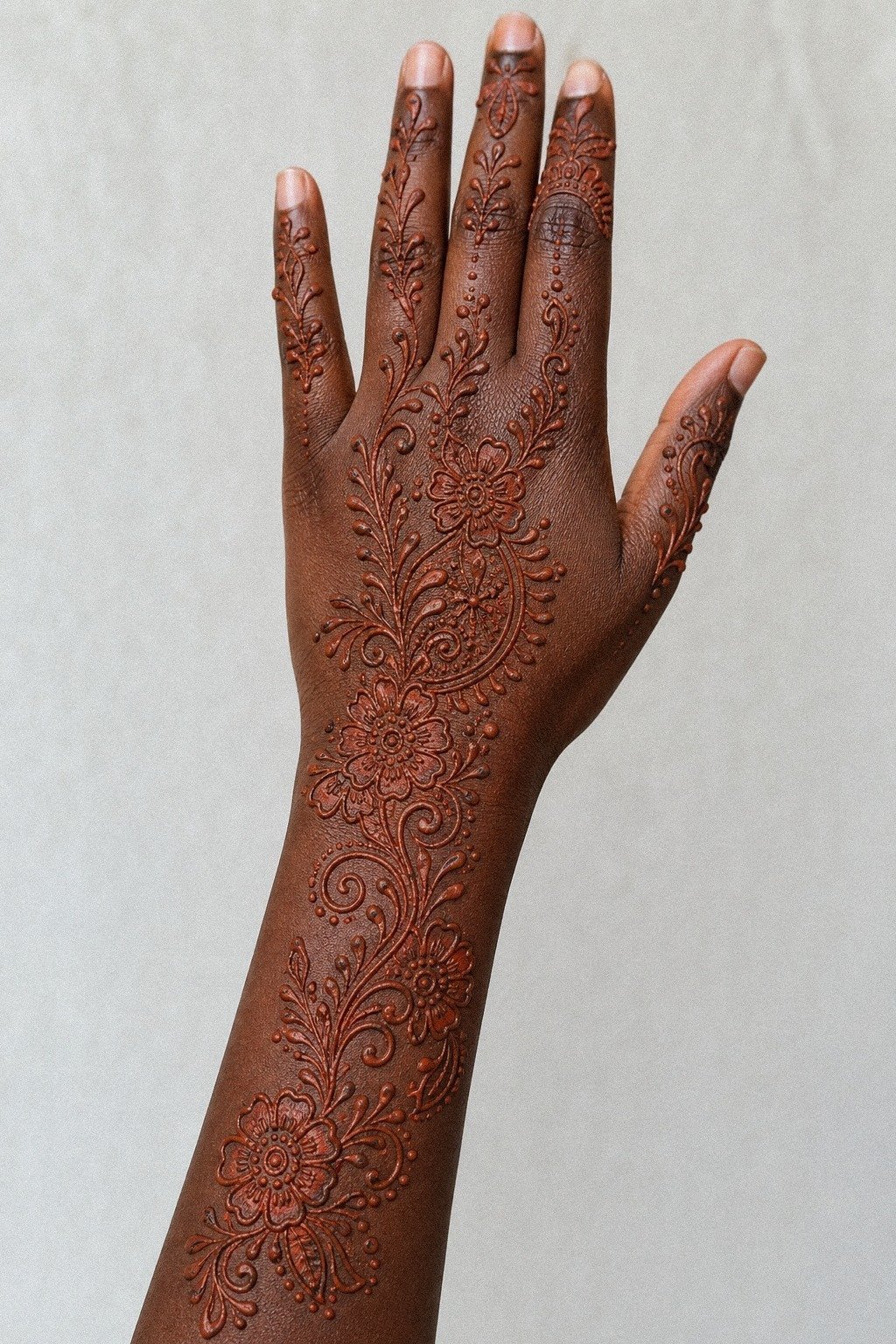 Mahendiii Finger Lines Need Breathing Room