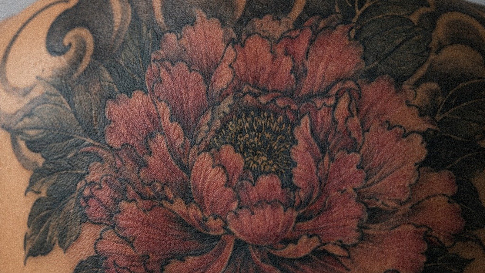 Bold Japanese Flower Tattoos That Actually Hold Their Line