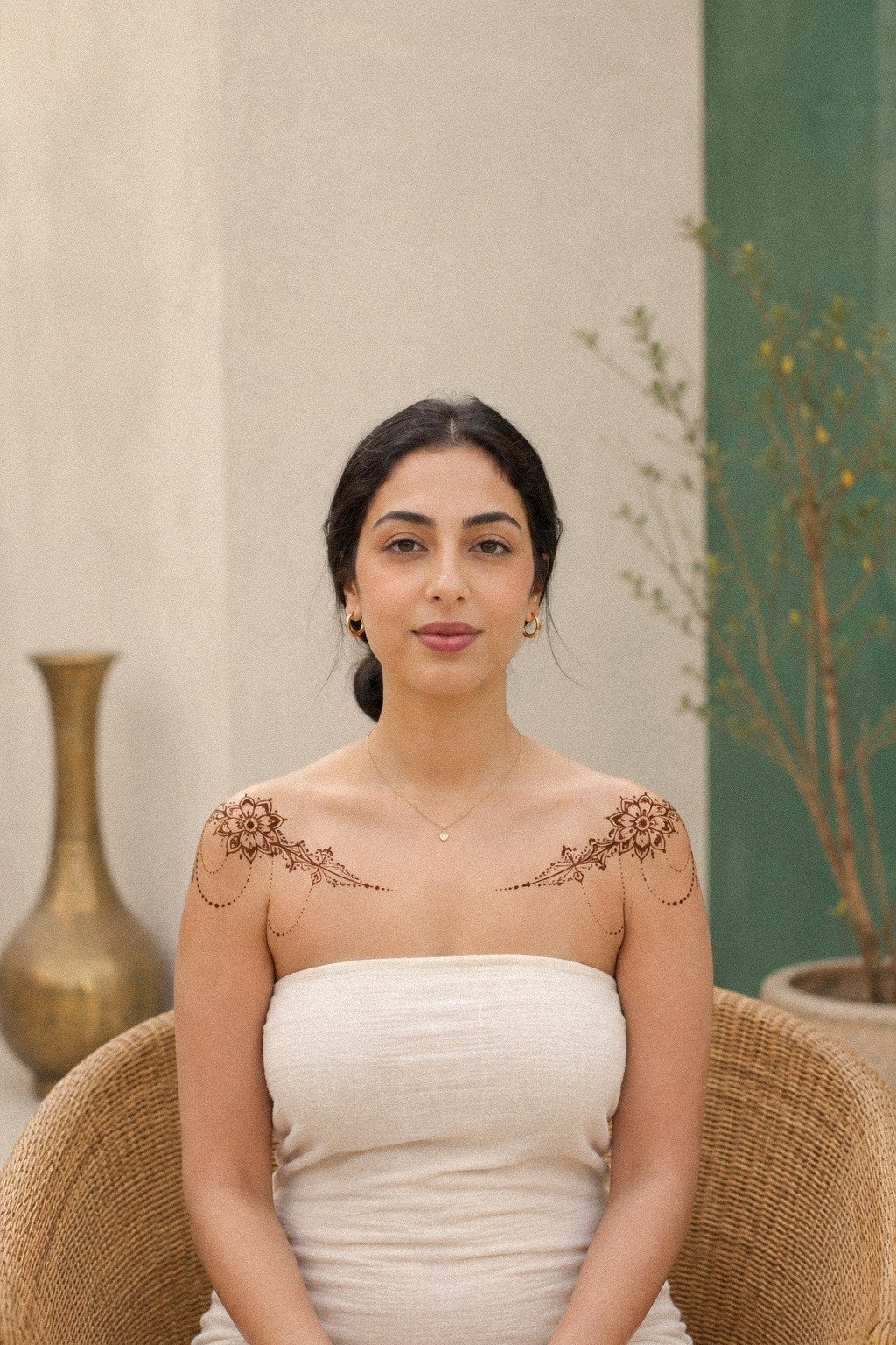 Mirror two shoulder motifs with breathing skin between