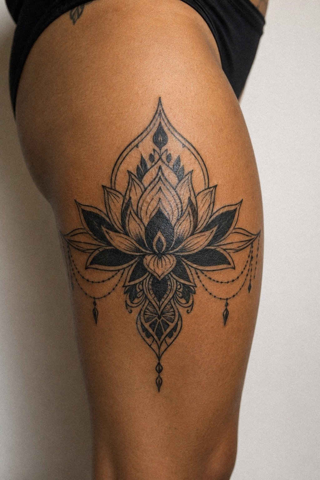 Wrap a Blackwork Lotus Around the Thigh