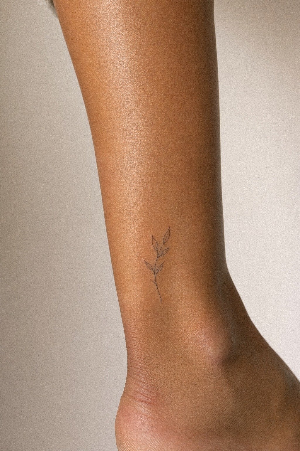 Feet vs Ankles for Hidden Linework