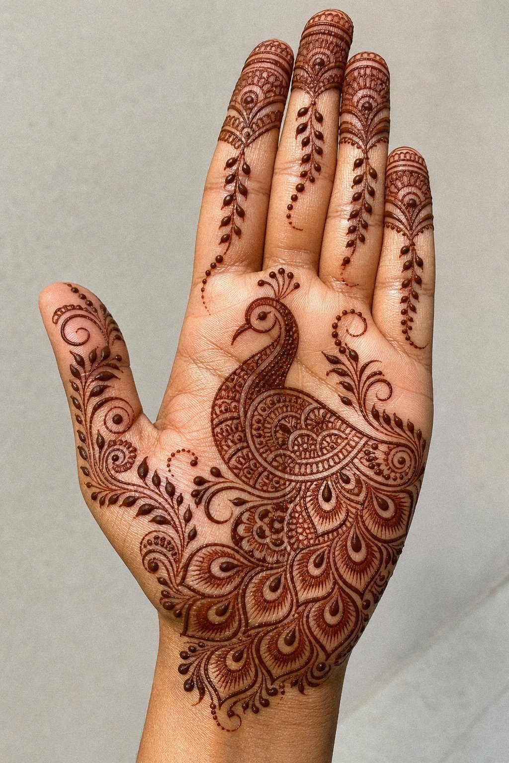Latest Peacock Mehndi That Photographs Cleanest