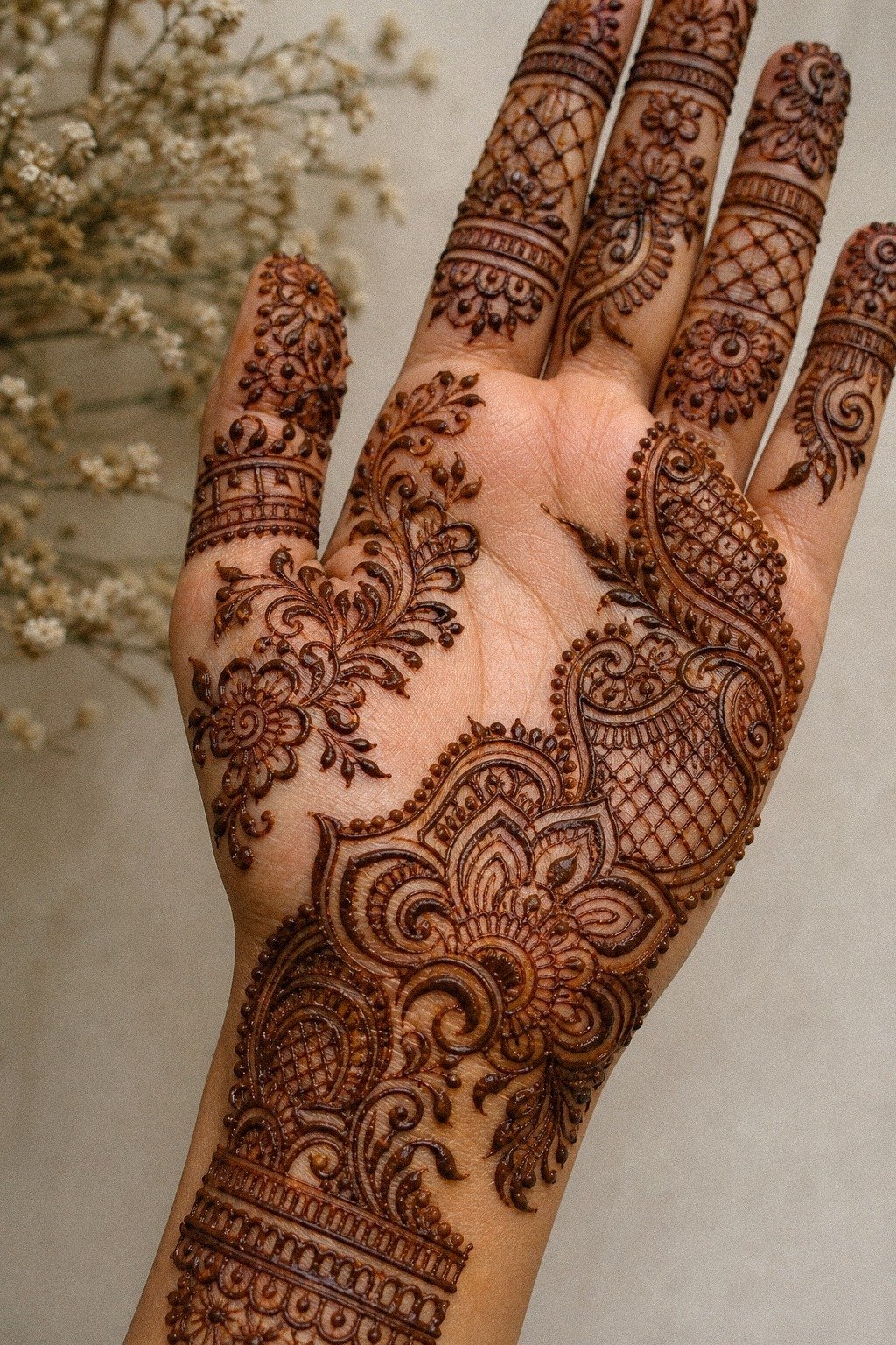 Modern Pakistani Mehndi With Open Skin