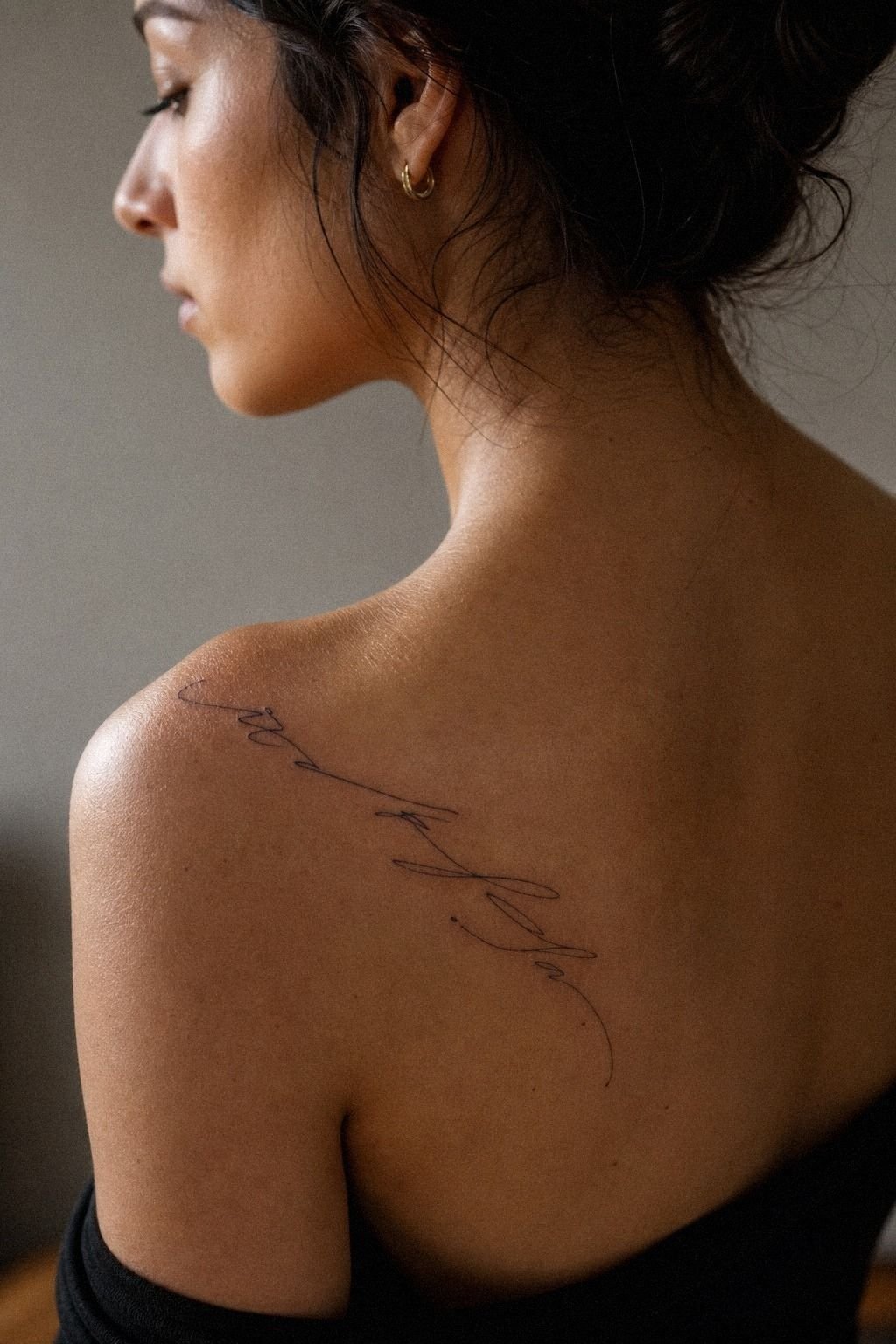 Why Does Italic Script Work So Well On The Shoulder?