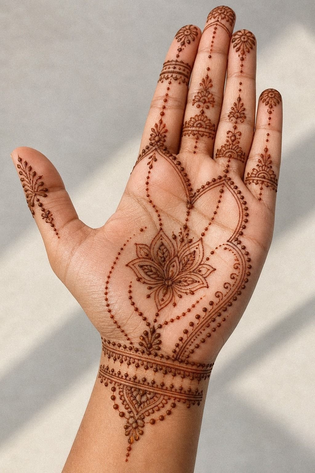 Dotwork over filler for an airy palm