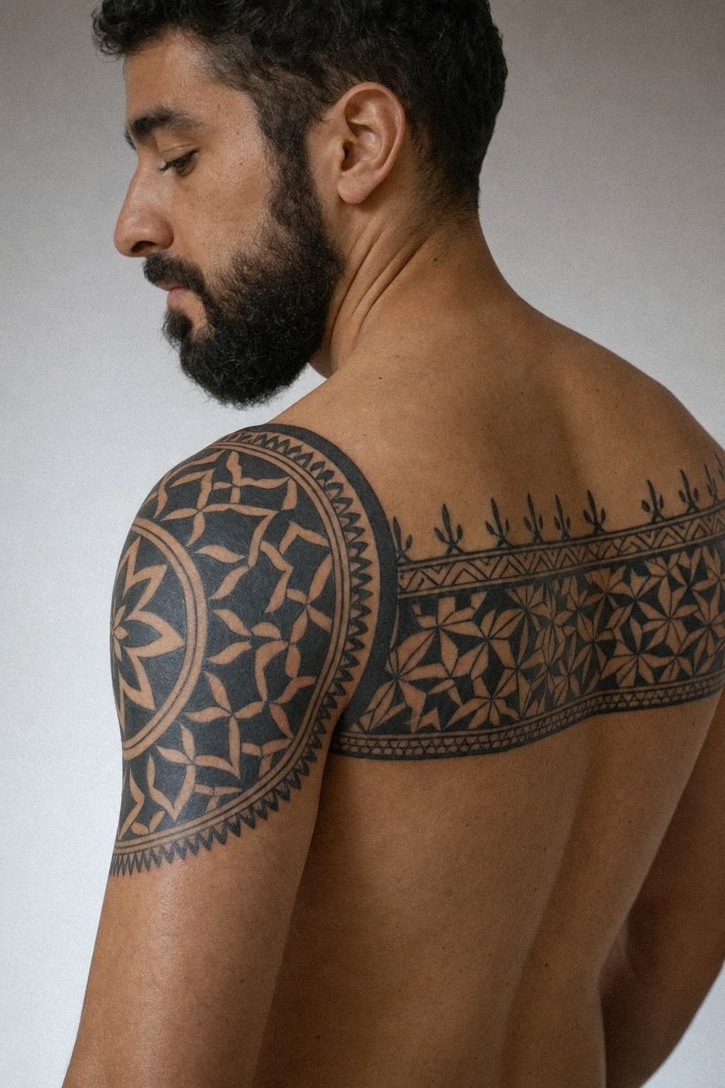 Blackwork Above Knee Tattoo Band Design