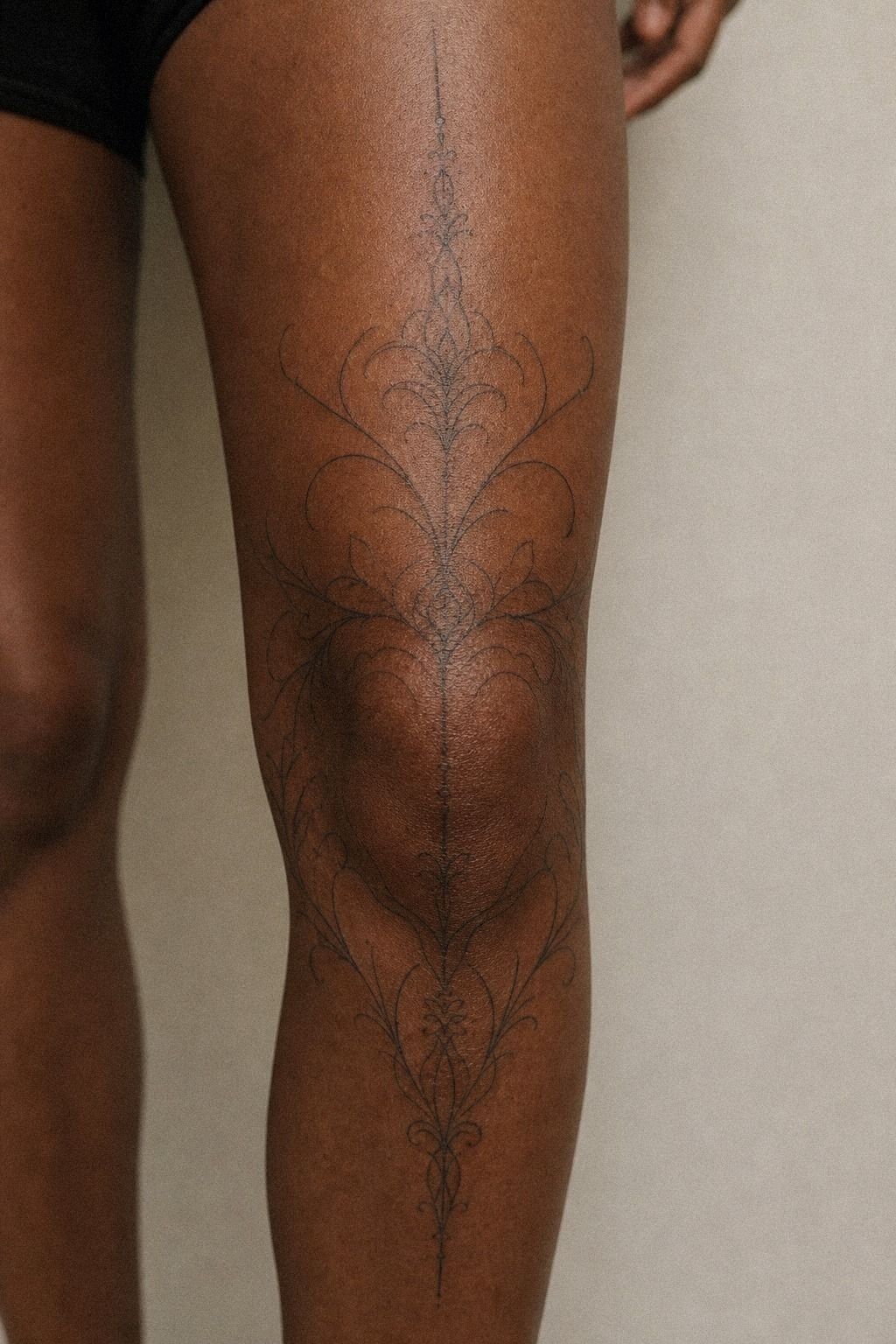 Fine Line Knee Cap Accent Tattoo