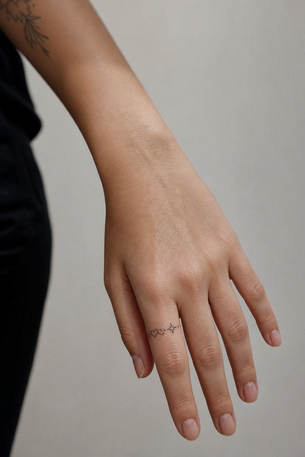 Tiny Finger Symbols For Besties