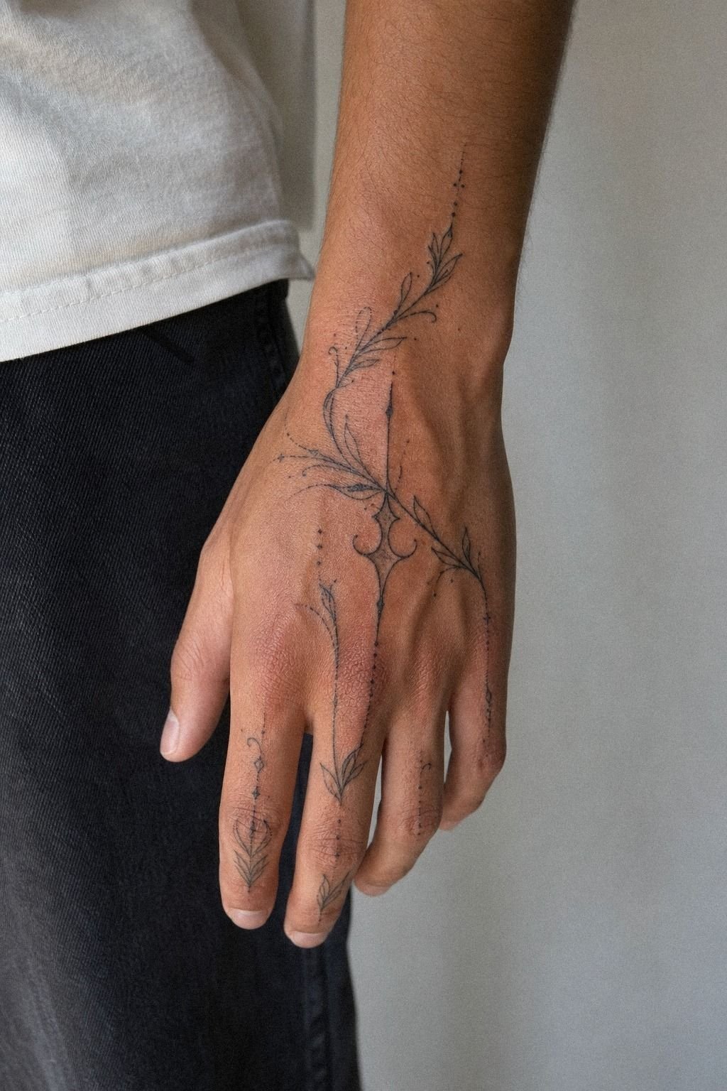 Let Finger Ink Flow Into The Hand