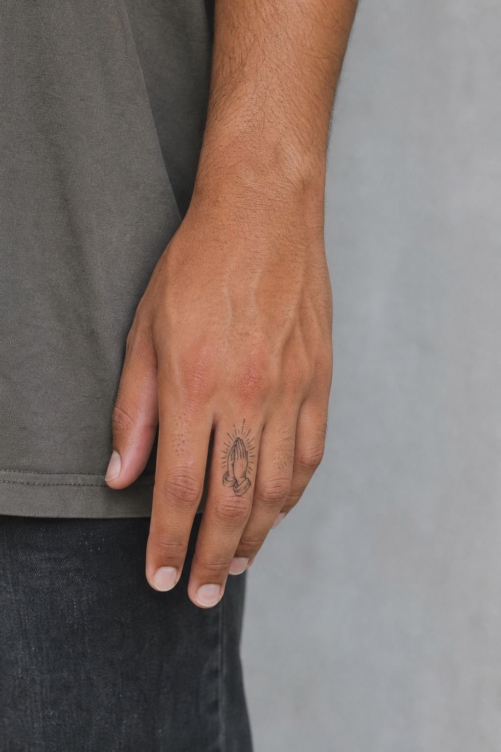 Simplify Praying Hands for the Finger