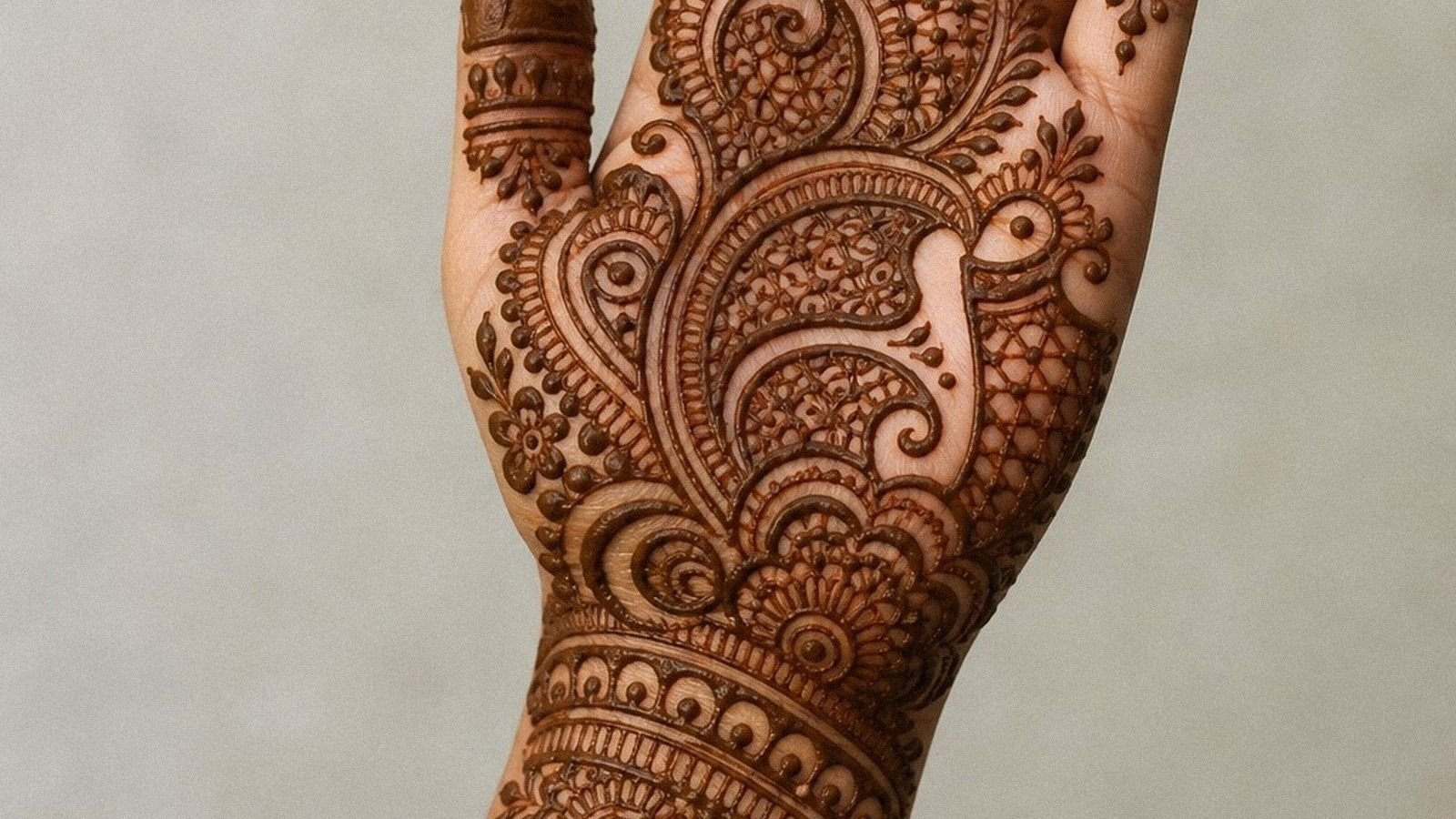 How to Choose Indian Mehndi That Won't Blur on Skin