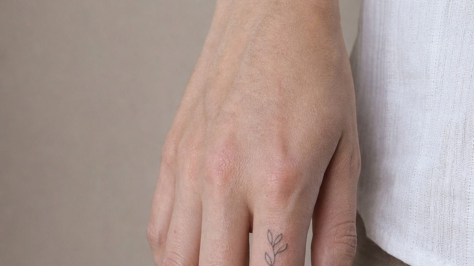 Simple Hand Tattoos: 20+ Minimal Ideas, Real Costs, and Honest Aftercare Advice