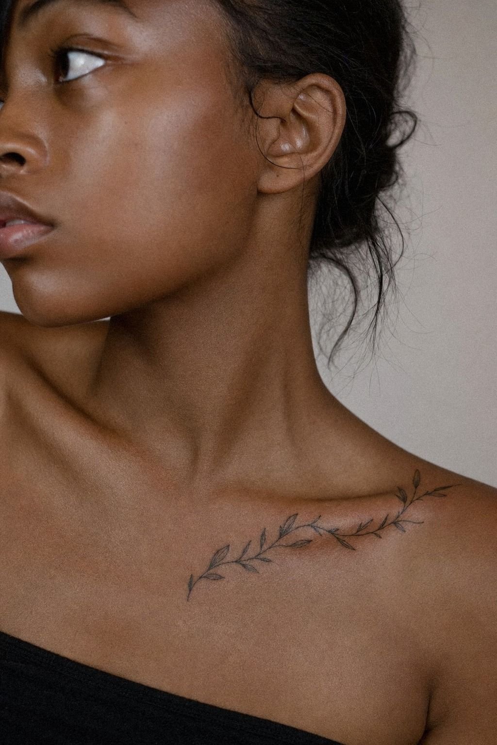 Plan A Feminine Vine Collarbone Tattoo