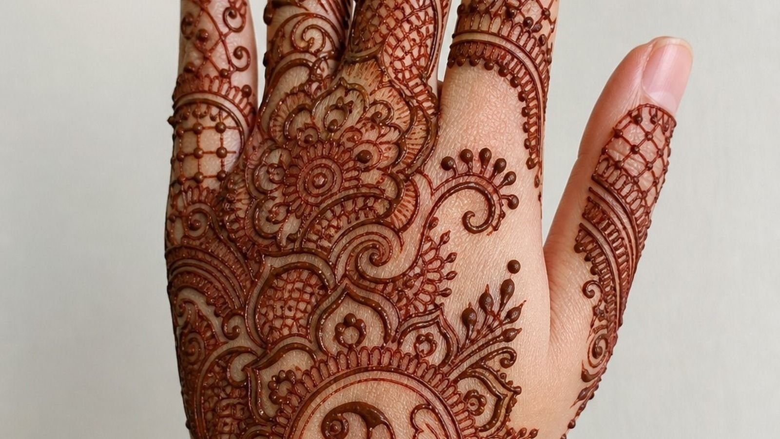 Easy Rajasthani Mehndi Designs That Stay Crisp For Every Occasion