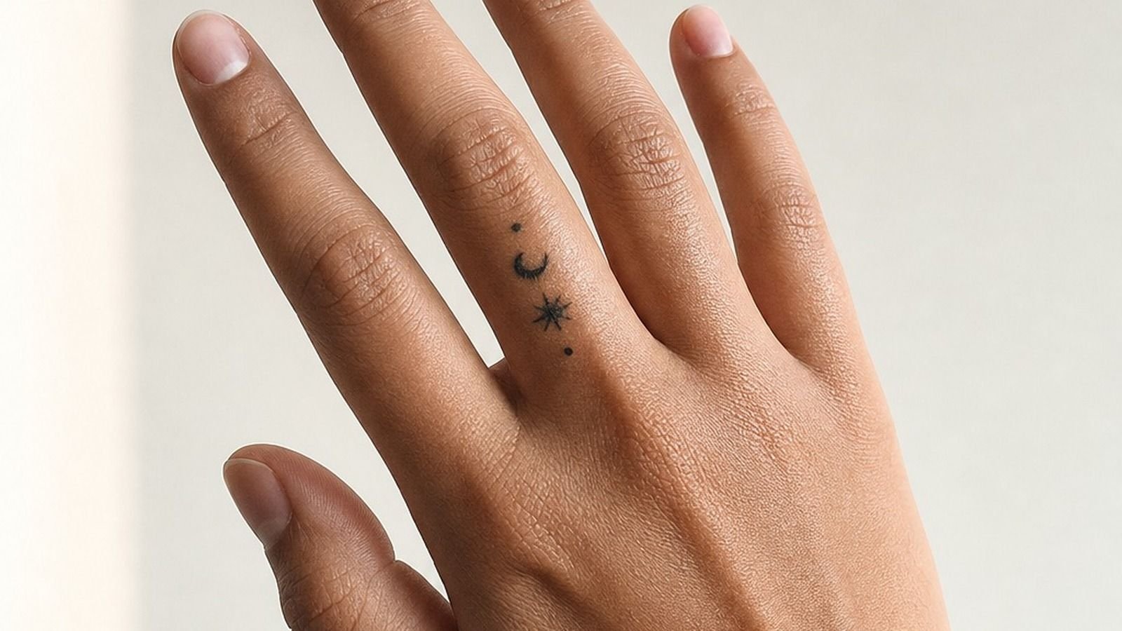 How to Create Small Tattoos For Men That Stay Crisp – 14 Ideas