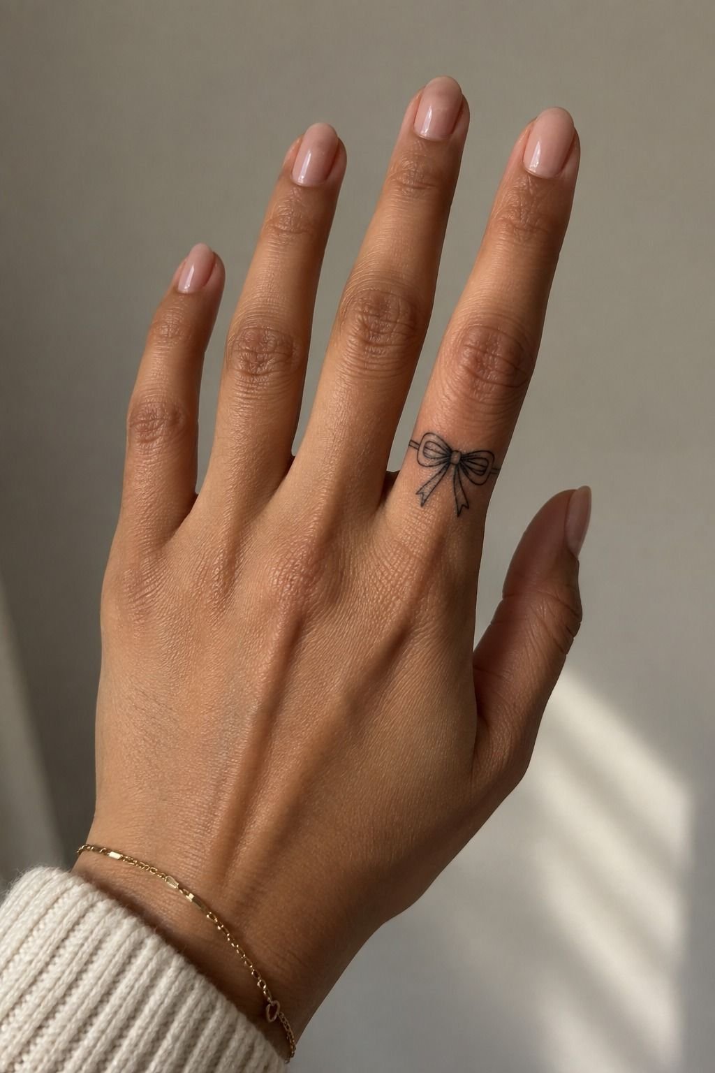 I Placed A Pretty Bow Between My Fingers