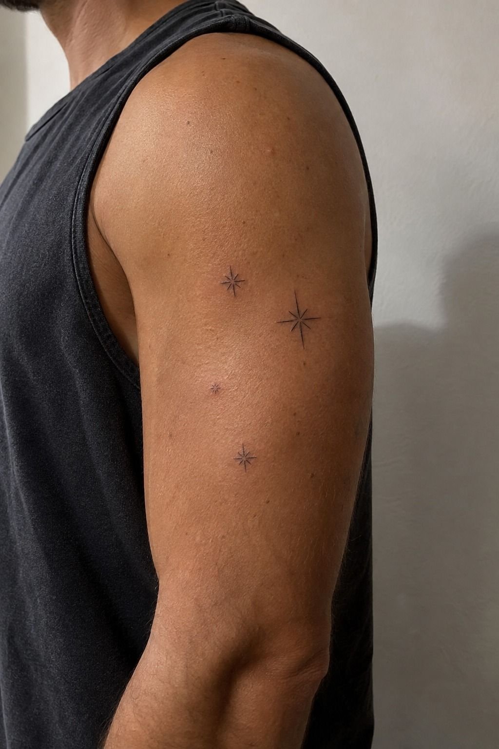Keep Star Details Crisp And Minimal Over Dense Shading: The Star-Spacing Rule