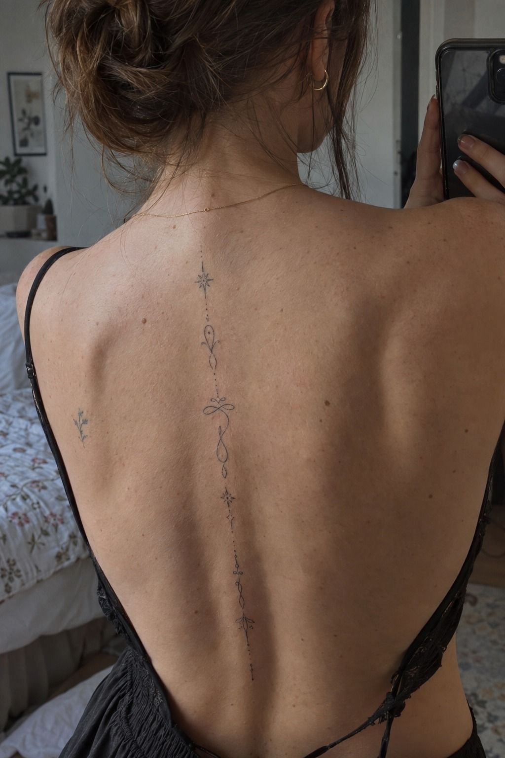 Should Dainty Script Follow the Spine?