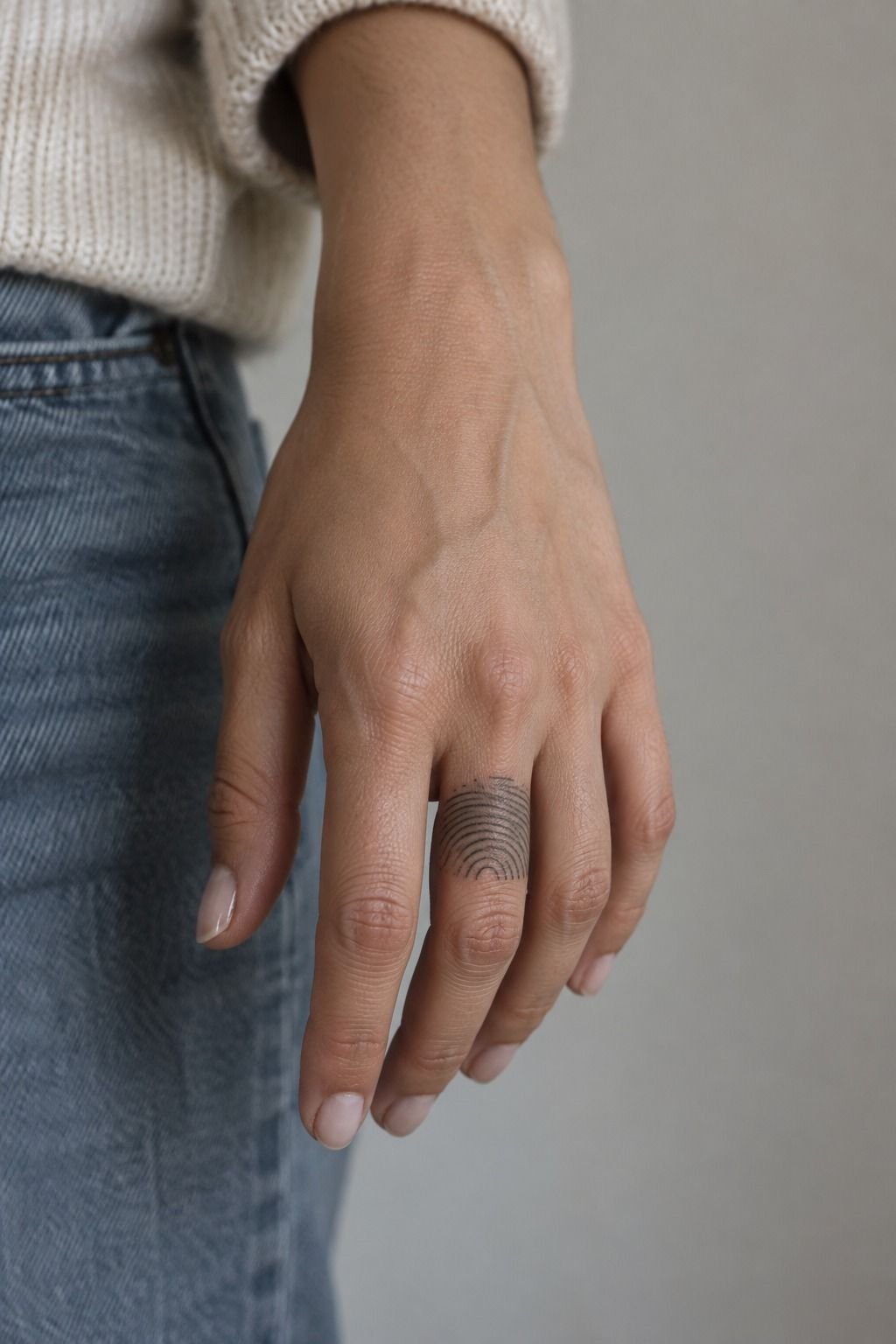 Place Fingerprint Bands Around Your Finger: The Wear Line