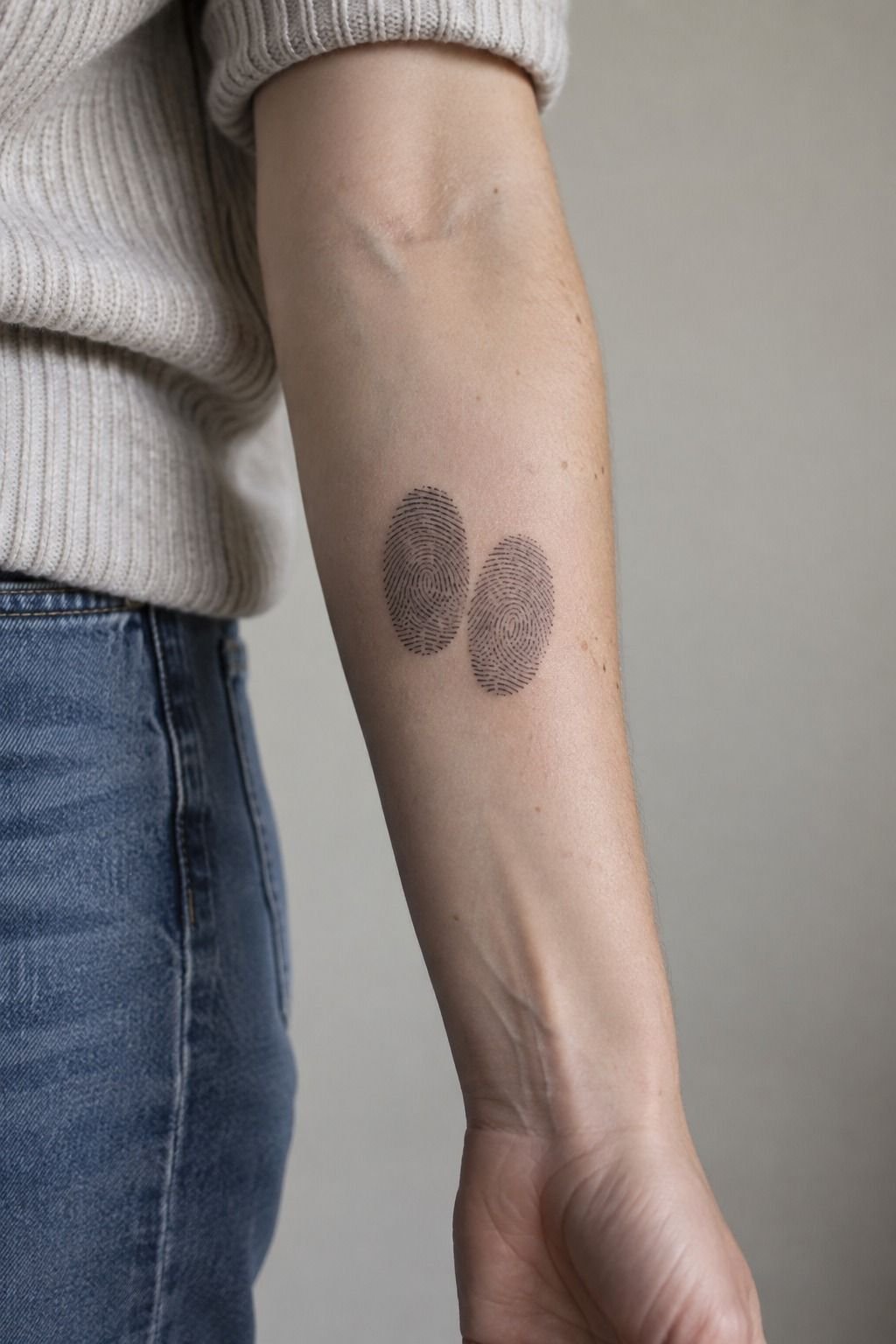 Place Paired Fingerprints On Your Forearm: The Paired Read