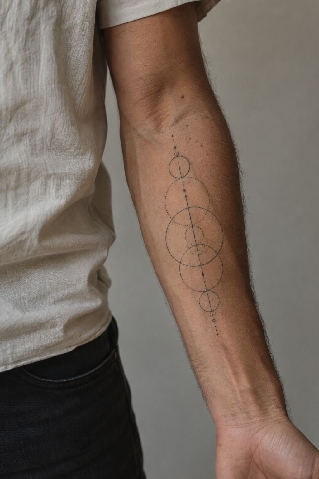 Place Interlocking Circles Along the Forearm