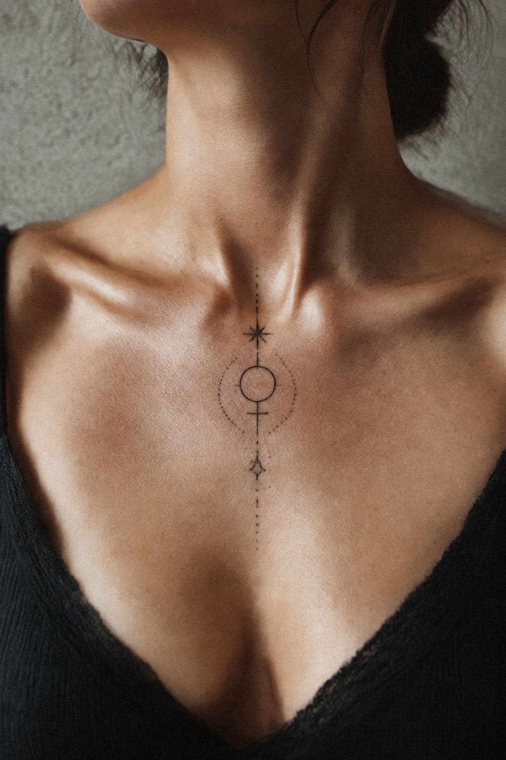 Venus on the Sternum: Bold or Minimal?
